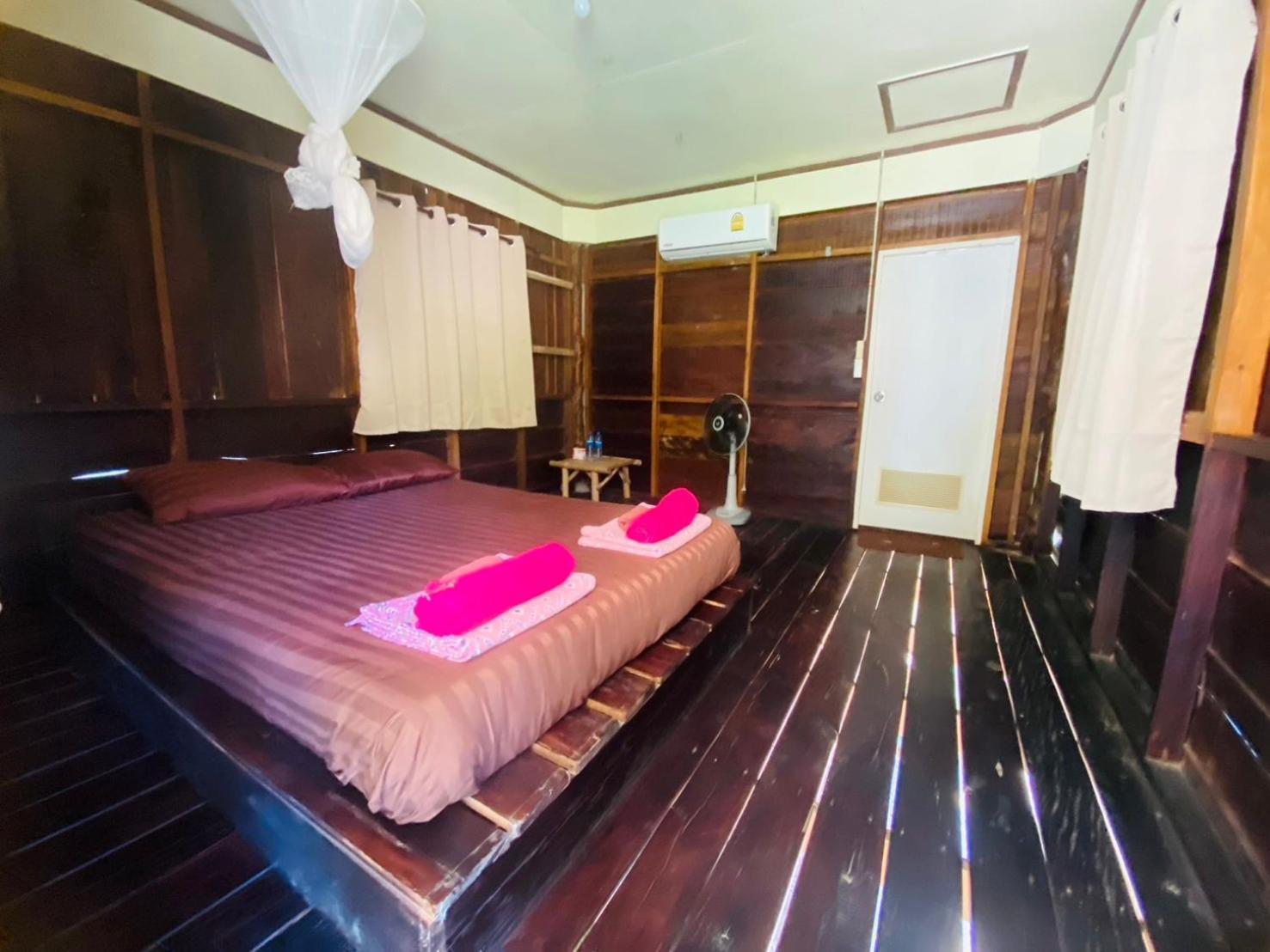 Banana Resort Koh Phayam Exterior photo