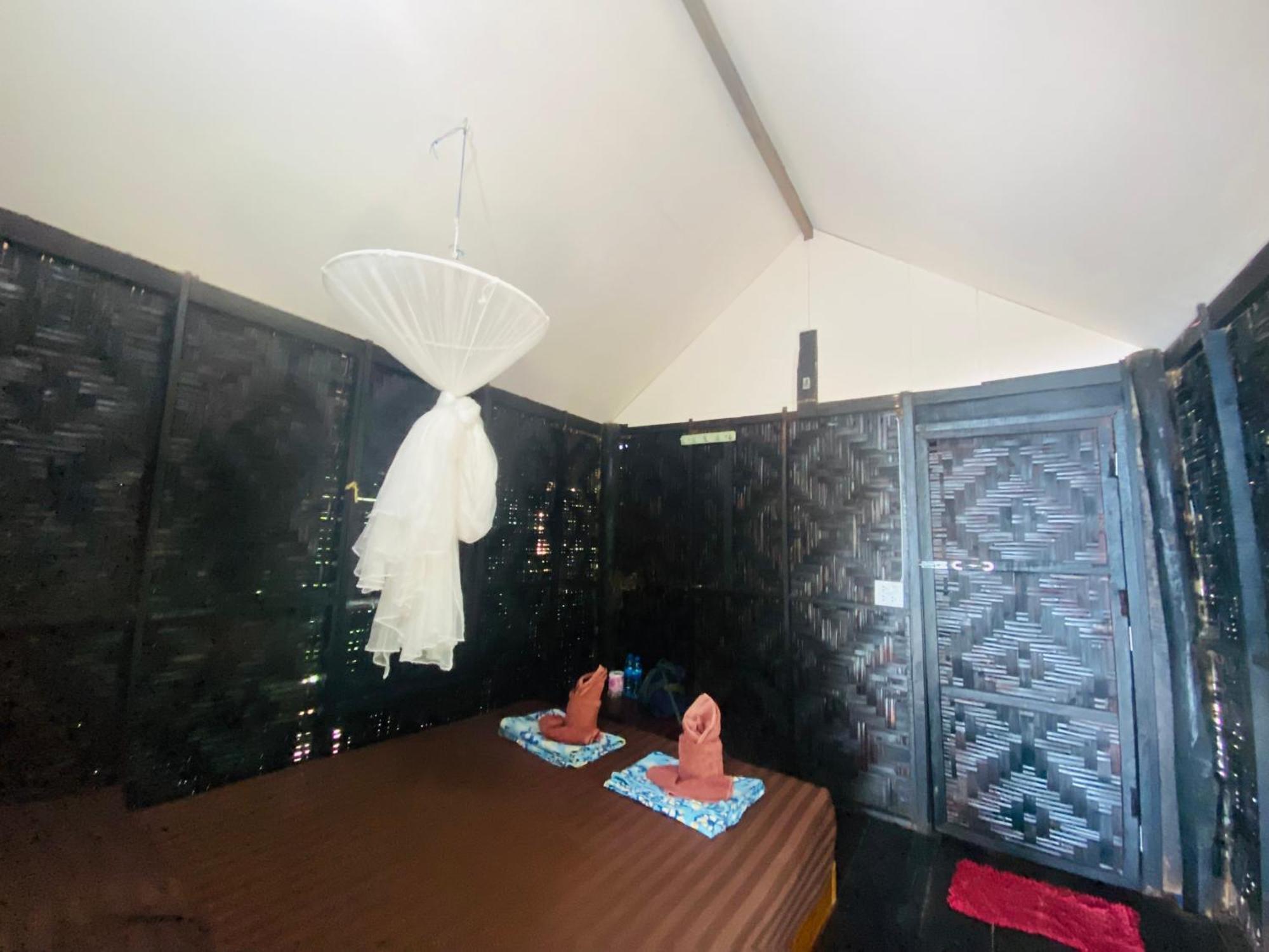 Banana Resort Koh Phayam Exterior photo