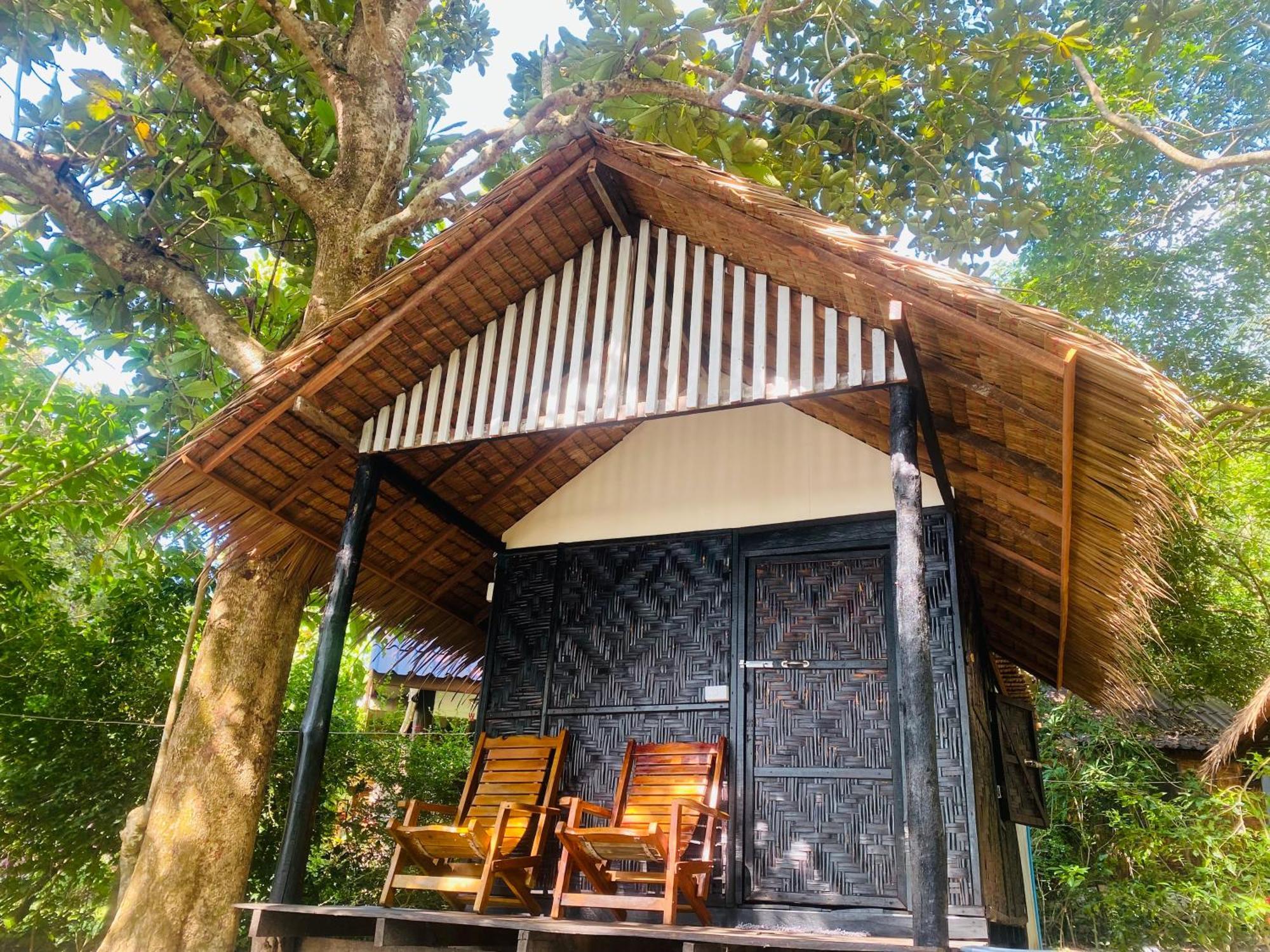 Banana Resort Koh Phayam Exterior photo